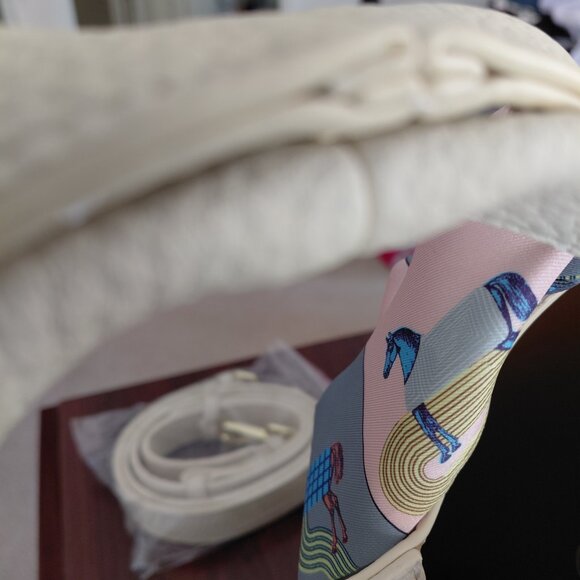 Leather bag with Make up bag by Namu - Picture 8 of 10